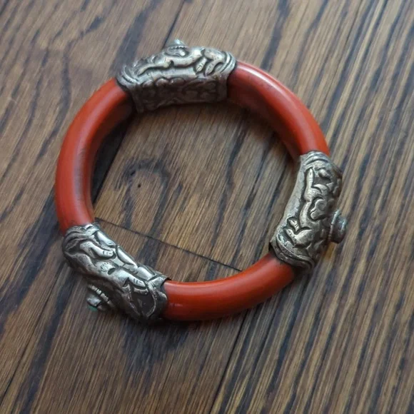 NEVER WORN Boho red bracelet - Picture 1 of 4